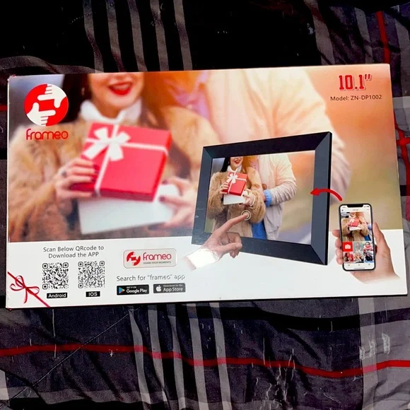 Frameo Share Your Moments NWT